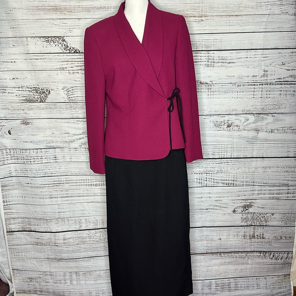 LeSuit Petite 2 piece Outfit Skirt/Blazer Combo 12P